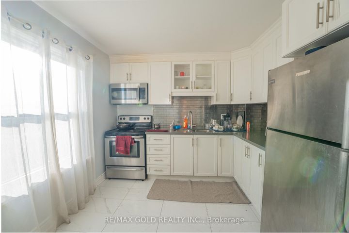 Photo 7 at 107 - 900 Central Park Drive, Northgate, Brampton