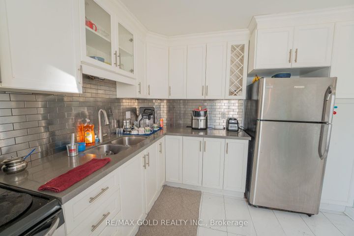 Photo 8 at 107 - 900 Central Park Drive, Northgate, Brampton