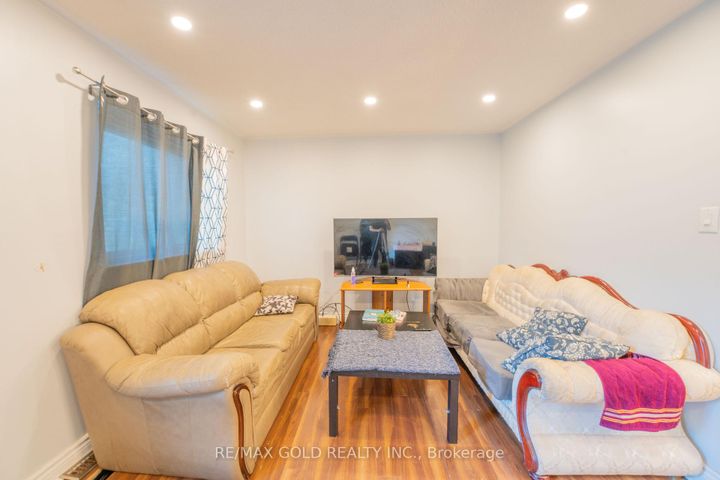 Photo 14 at 107 - 900 Central Park Drive, Northgate, Brampton