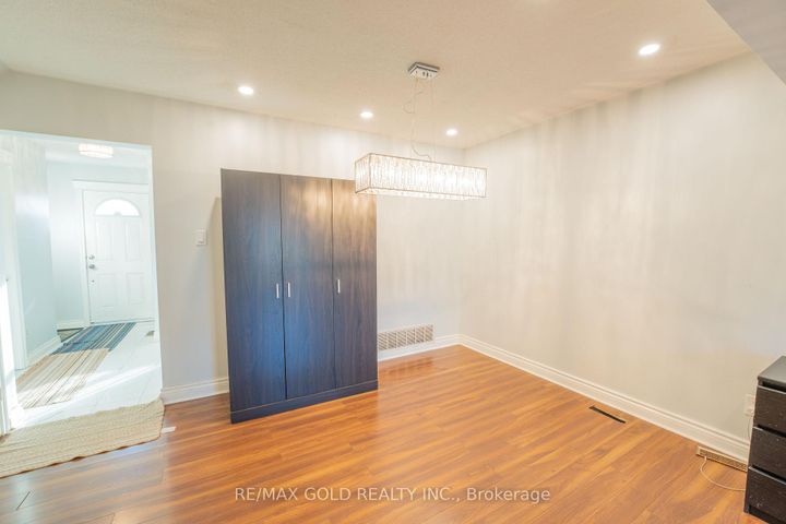 Photo 15 at 107 - 900 Central Park Drive, Northgate, Brampton