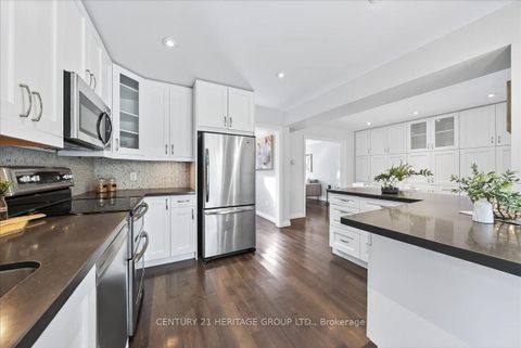 Photo 9 at 76 Attridge Drive, Aurora Village, Aurora
