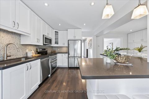 Photo 10 at 76 Attridge Drive, Aurora Village, Aurora