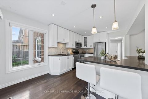 Photo 11 at 76 Attridge Drive, Aurora Village, Aurora