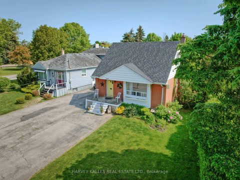 Photo 1 at 247 Jennings Crescent, BR Bronte, Oakville