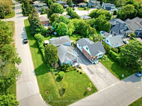 Photo 5 at 247 Jennings Crescent, BR Bronte, Oakville