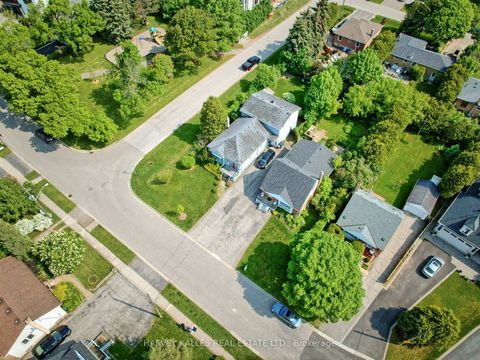 Photo 8 at 247 Jennings Crescent, BR Bronte, Oakville