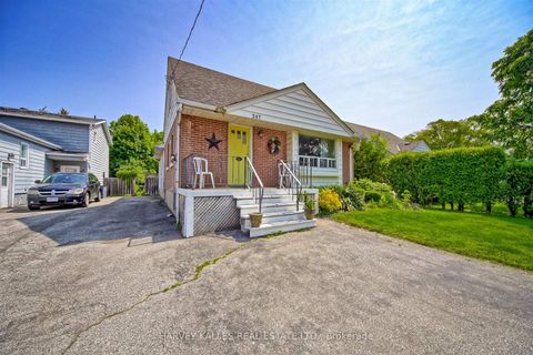 Photo 11 at 247 Jennings Crescent, BR Bronte, Oakville