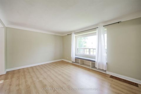 Photo 12 at 247 Jennings Crescent, BR Bronte, Oakville