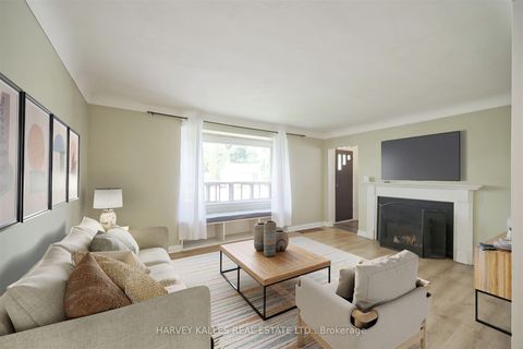 Photo 13 at 247 Jennings Crescent, BR Bronte, Oakville