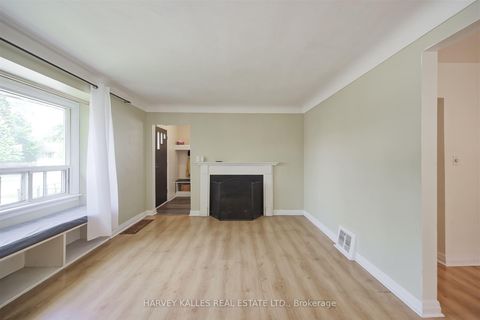 Photo 15 at 247 Jennings Crescent, BR Bronte, Oakville