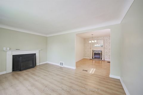 Photo 16 at 247 Jennings Crescent, BR Bronte, Oakville