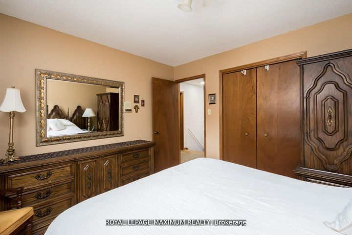 Photo 12 at 44 Flagstick Court, York University Heights, Toronto