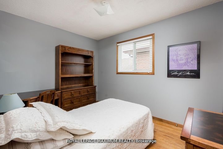 Photo 15 at 44 Flagstick Court, York University Heights, Toronto