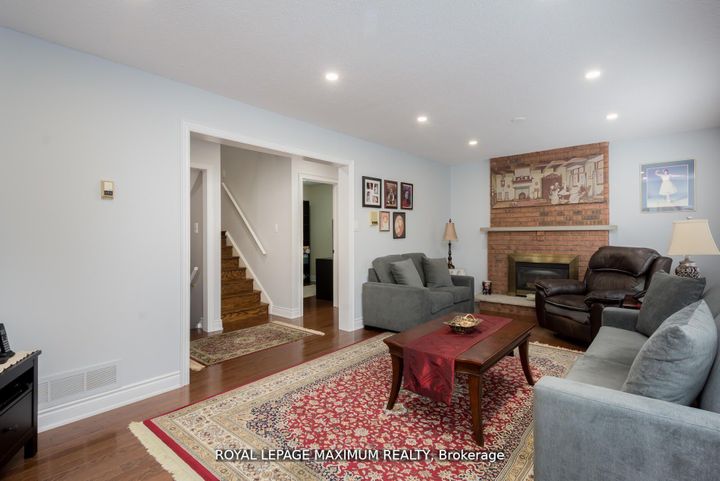Photo 19 at 44 Flagstick Court, York University Heights, Toronto