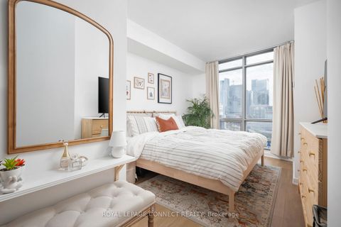 Photo 17 at 901-UNF - 5 Mariner Terrace, Waterfront Communities C1, Toronto