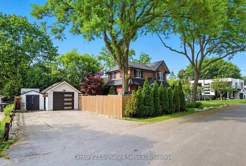 Photo 1 at 33 McIntosh Avenue, Queensway, Toronto