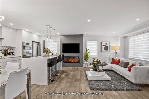 Photo 6 at 33 McIntosh Avenue, Queensway, Toronto