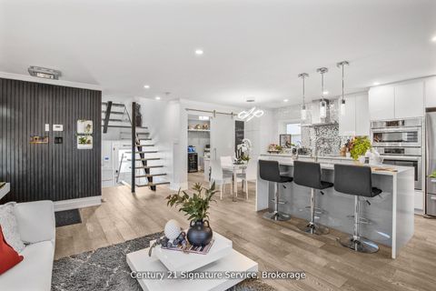 Photo 8 at 33 McIntosh Avenue, Queensway, Toronto