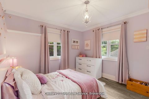 Photo 13 at 33 McIntosh Avenue, Queensway, Toronto