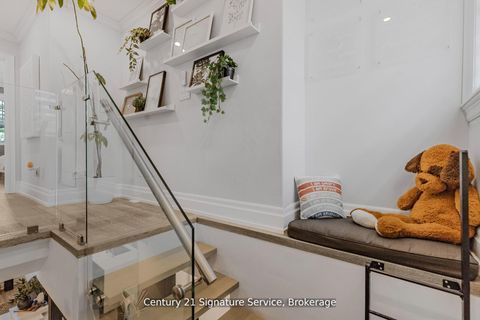 Photo 16 at 33 McIntosh Avenue, Queensway, Toronto