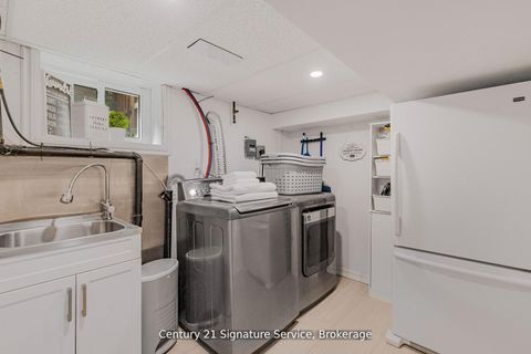 Photo 19 at 33 McIntosh Avenue, Queensway, Toronto