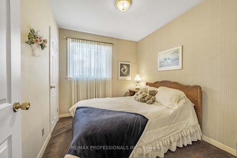 Photo 17 at 6 Joshua Avenue, Clairville, Toronto