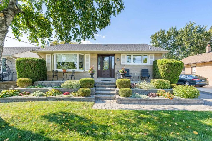 Photo 3 at 12 Sargent Road, Georgetown, Halton Hills