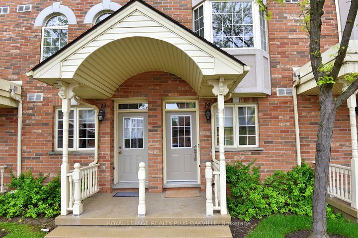 Photo 1 at 14 - 4045 Upper Middle Road, Rose, Burlington