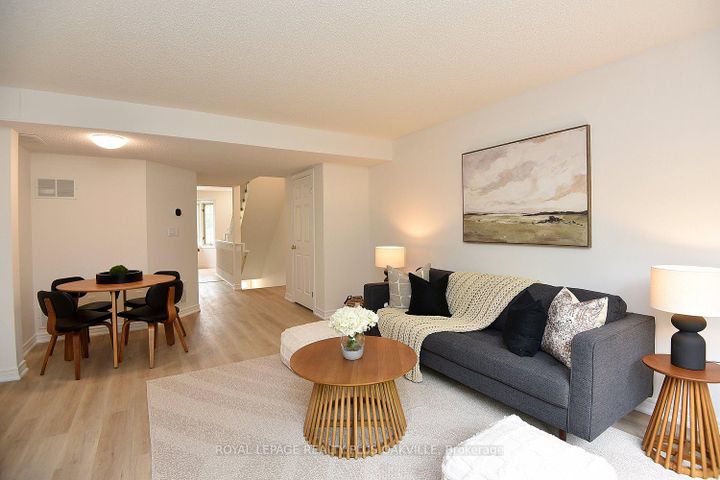 Photo 4 at 14 - 4045 Upper Middle Road, Rose, Burlington