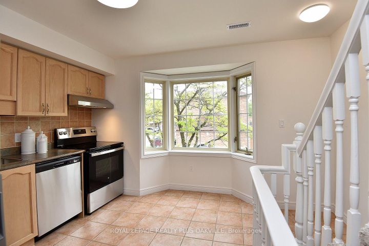 Photo 13 at 14 - 4045 Upper Middle Road, Rose, Burlington