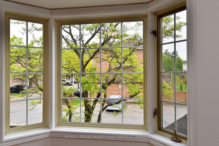 Photo 14 at 14 - 4045 Upper Middle Road, Rose, Burlington