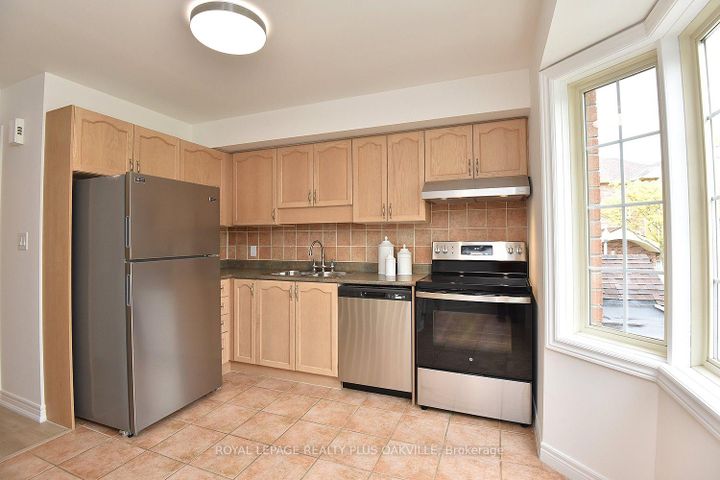 Photo 15 at 14 - 4045 Upper Middle Road, Rose, Burlington