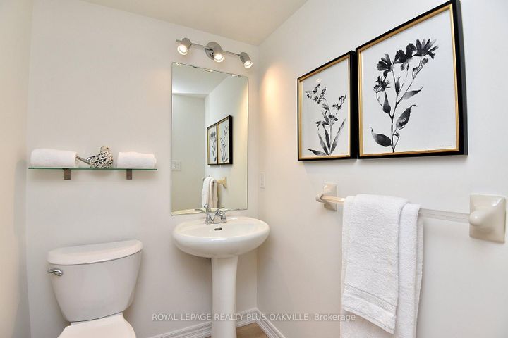 Photo 16 at 14 - 4045 Upper Middle Road, Rose, Burlington
