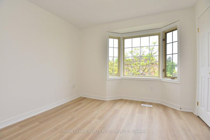 Photo 28 at 14 - 4045 Upper Middle Road, Rose, Burlington