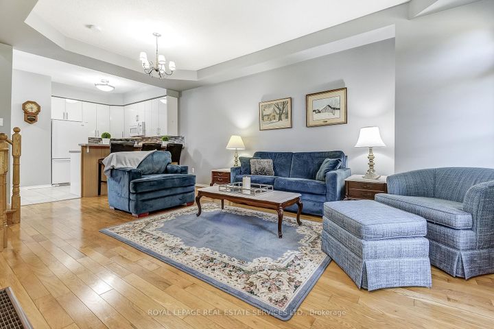 Photo 13 at 200 Glenashton Drive, RO River Oaks, Oakville