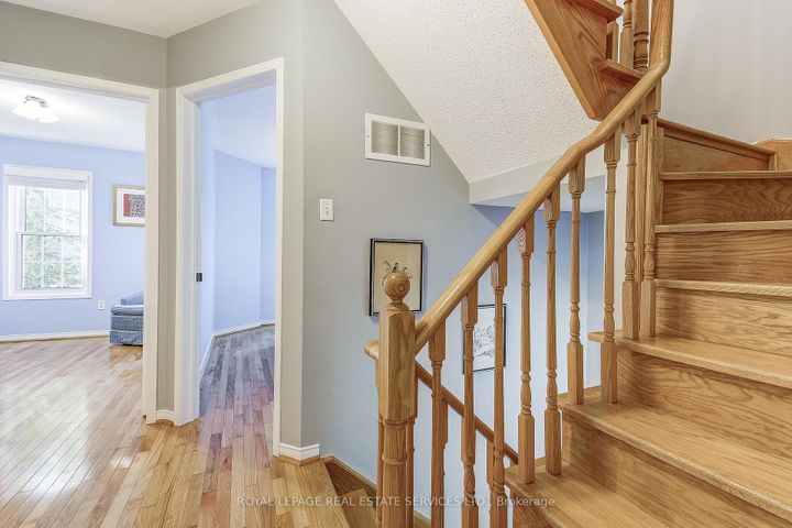 Photo 22 at 200 Glenashton Drive, RO River Oaks, Oakville