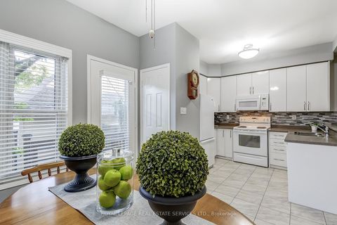Photo 18 at 200 Glenashton Drive, RO River Oaks, Oakville