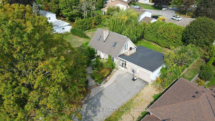 Photo 1 at 904 Parklane Avenue, Eastdale, Oshawa