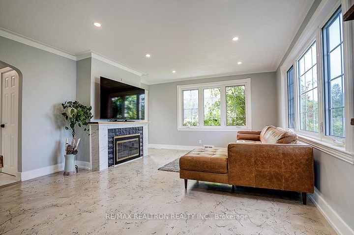 Photo 8 at 904 Parklane Avenue, Eastdale, Oshawa