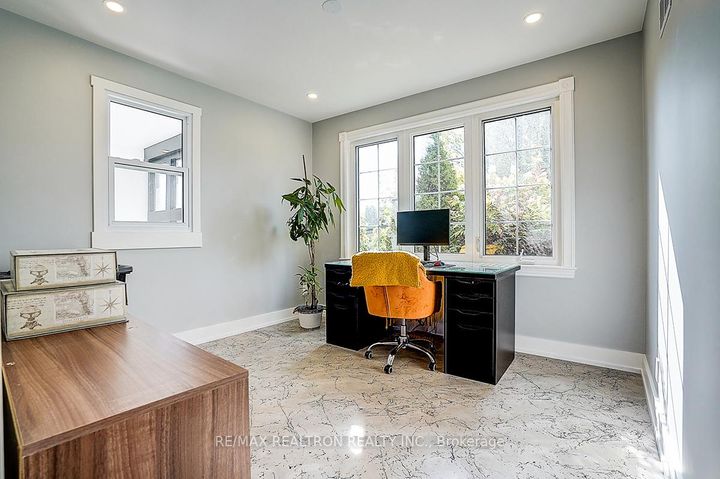 Photo 12 at 904 Parklane Avenue, Eastdale, Oshawa