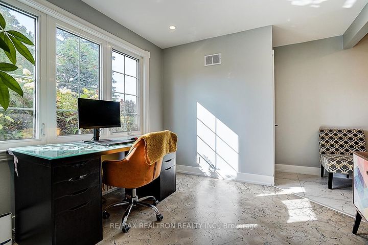 Photo 13 at 904 Parklane Avenue, Eastdale, Oshawa