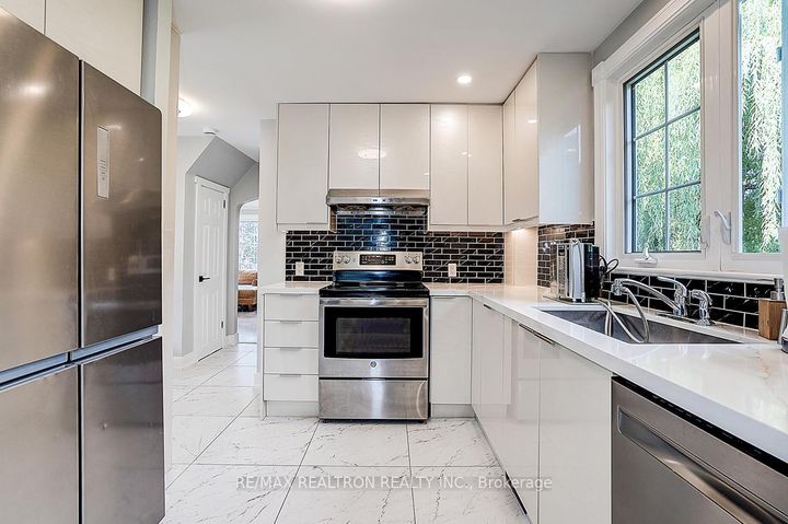 Photo 18 at 904 Parklane Avenue, Eastdale, Oshawa
