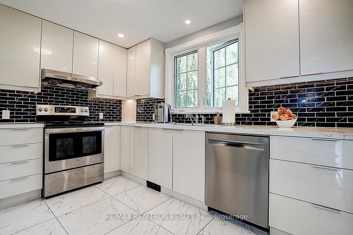 Photo 19 at 904 Parklane Avenue, Eastdale, Oshawa