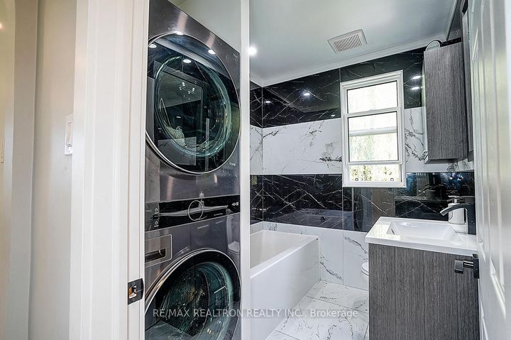 Photo 20 at 904 Parklane Avenue, Eastdale, Oshawa