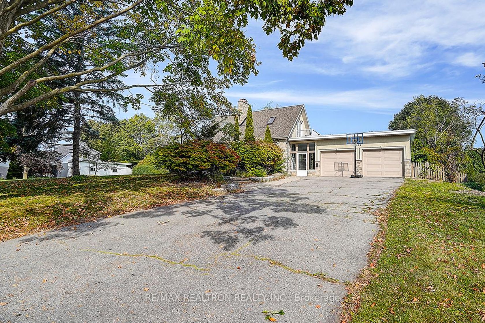 904 Parklane Avenue, Eastdale, Oshawa 2