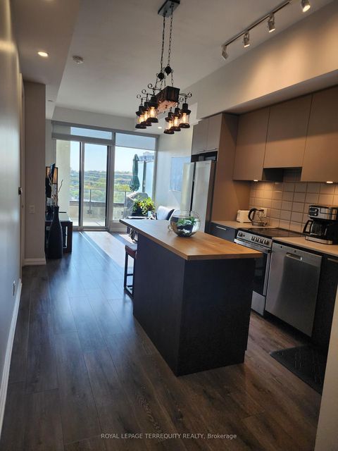 Photo 3 at 610 - 4208 Dundas Street, Humber Valley, Toronto