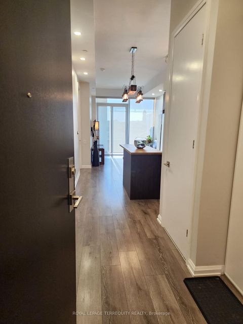 Photo 8 at 610 - 4208 Dundas Street, Humber Valley, Toronto