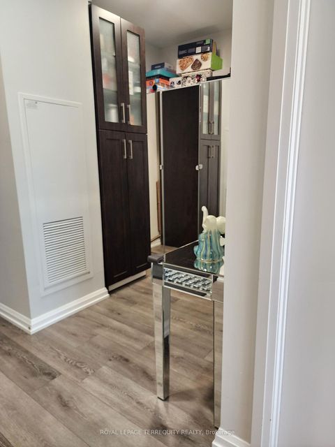 Photo 10 at 610 - 4208 Dundas Street, Humber Valley, Toronto