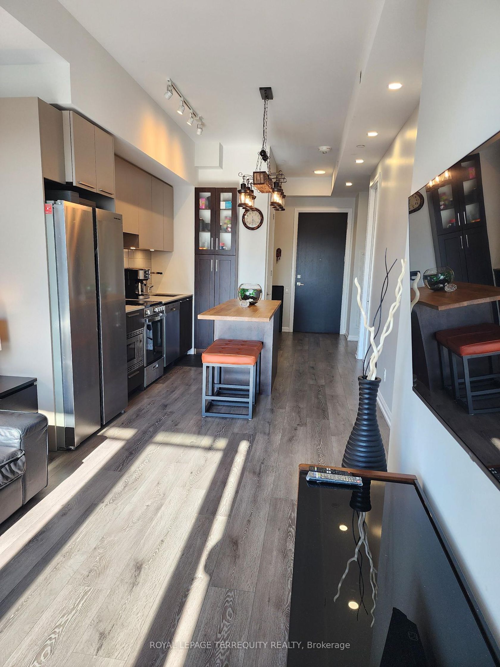 610 - 4208 Dundas Street, Humber Valley, Toronto 