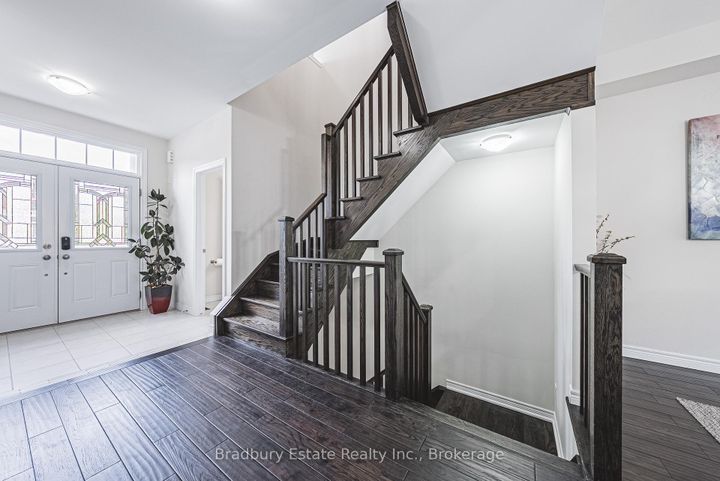 Photo 3 at 11 Weathering Heights, Stoney Creek Mountain, Hamilton